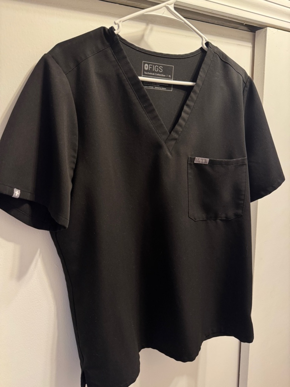 FIGS Catarina Scrub Top - Black - XL